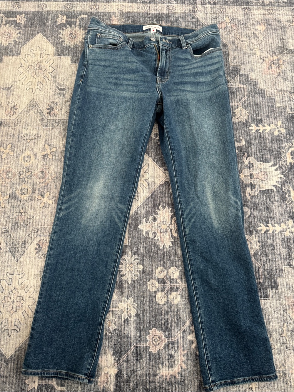 Lucky Brand Straight Leg Jeans in Medium Blue Wash